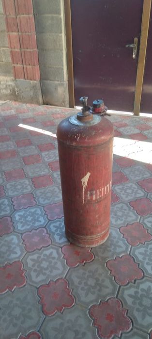 Продам газовый балон,с редуктором 1штука.