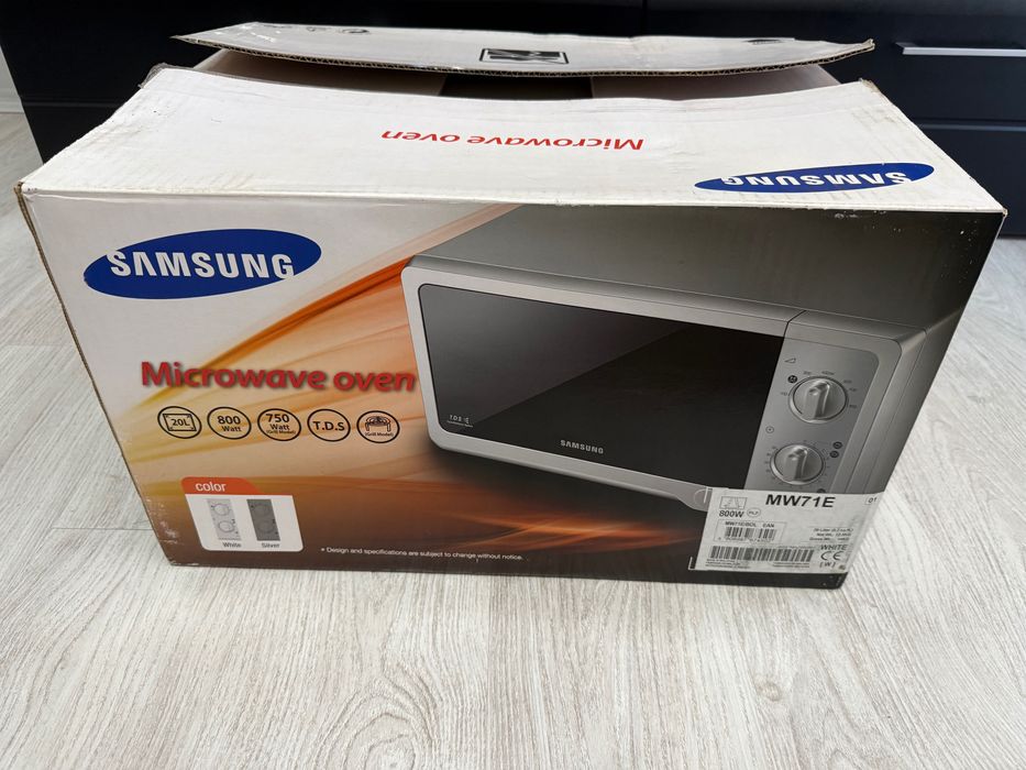 Микровълнова фурна Samsung MW71E
