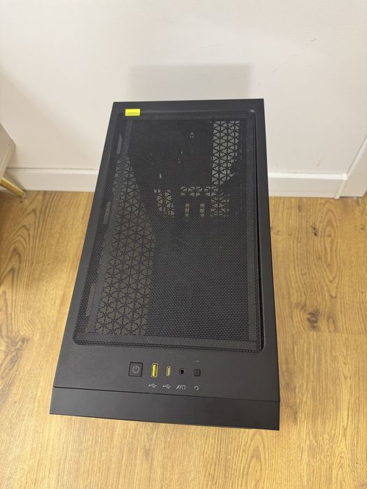 Carcasa Pc Corsair + Sursa Be Quit 12M 650 W