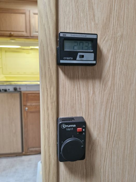 Каравана Chateau + форселт, 12/220в. Газ