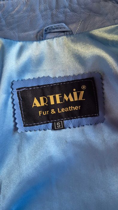 Късо вталено яке от естествена кожа