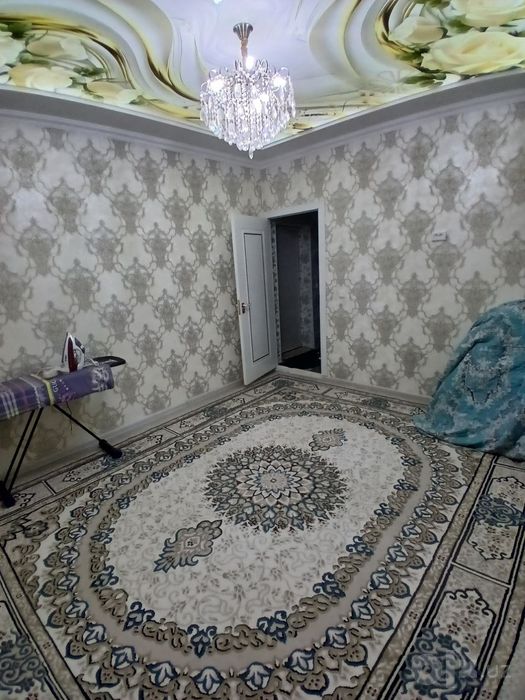Qarshi shaxar markazidan 2 xonali kvartira sotiladi
