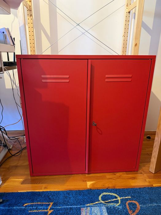 Dulap metalic IKEA roșu – 80 × 30 × 83 cm, cu cheie