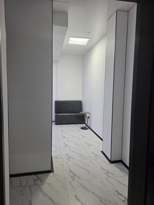 Кабинет в аренду в салоне