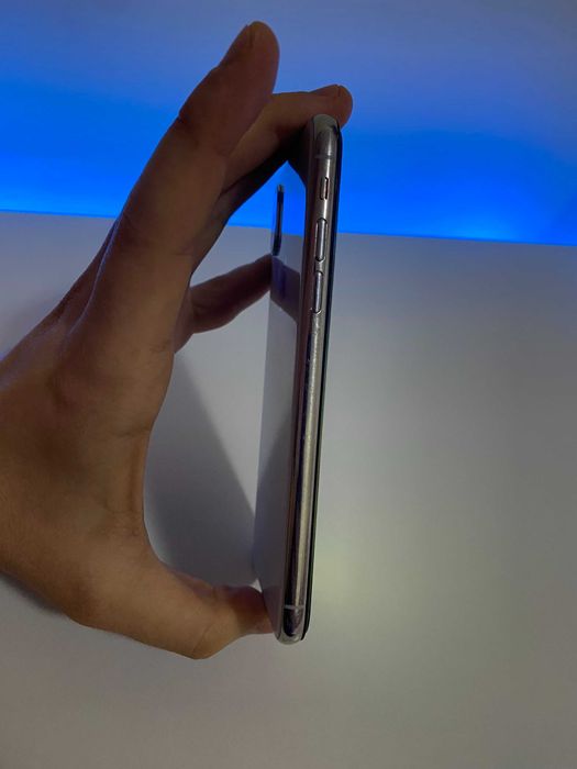 iPhone X silver -64Gb