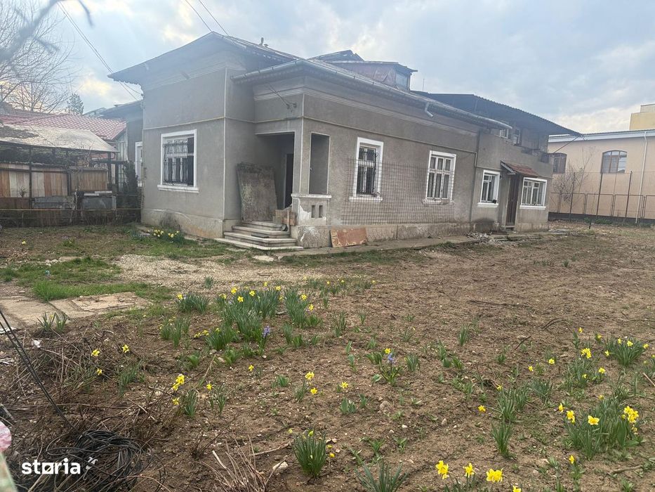 Vanzare teren 1111 mp+constructii, Targoviste, Liceul Carabela