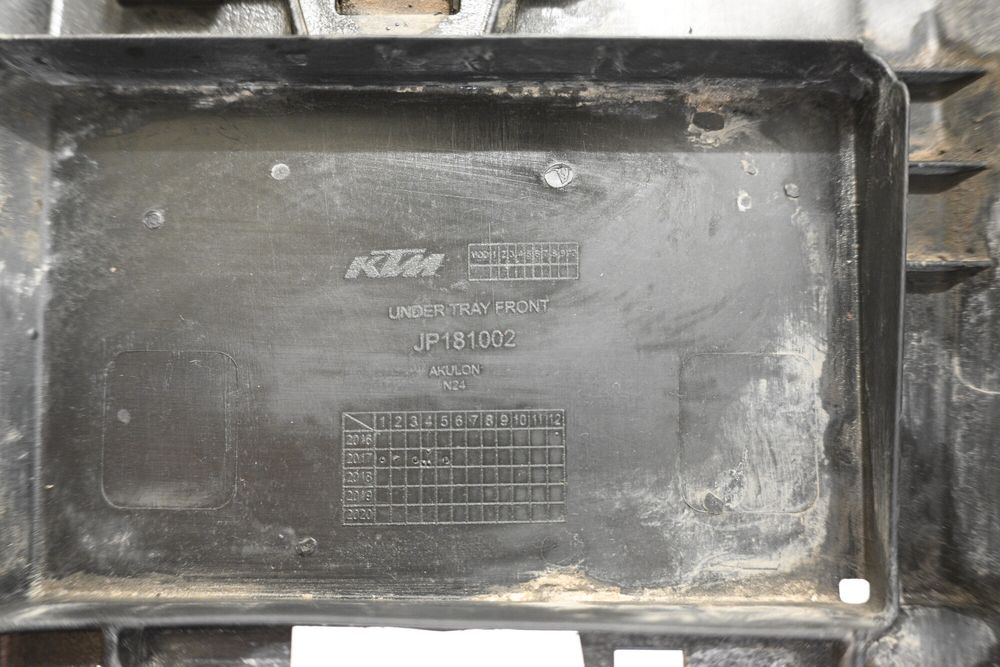 KTM DUKE 125 Cadru codita spate cu plastic baterie