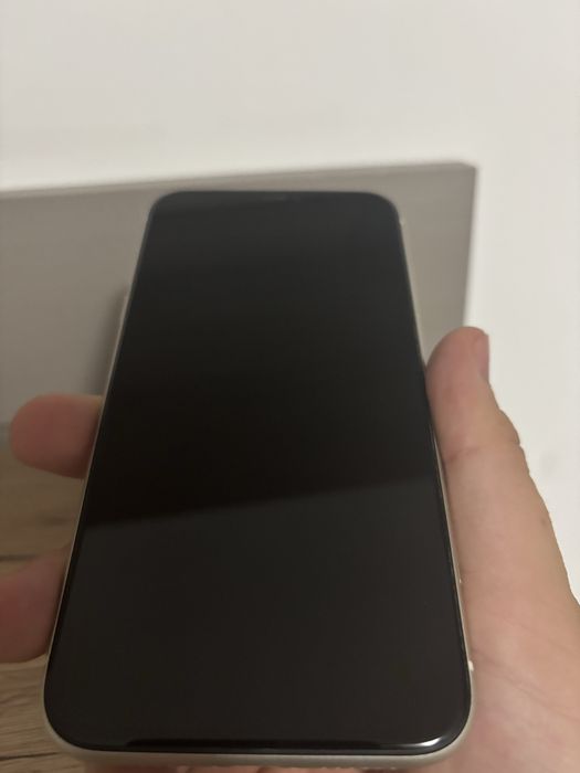 Vand iphone 11 Cu Husa Mobilfox