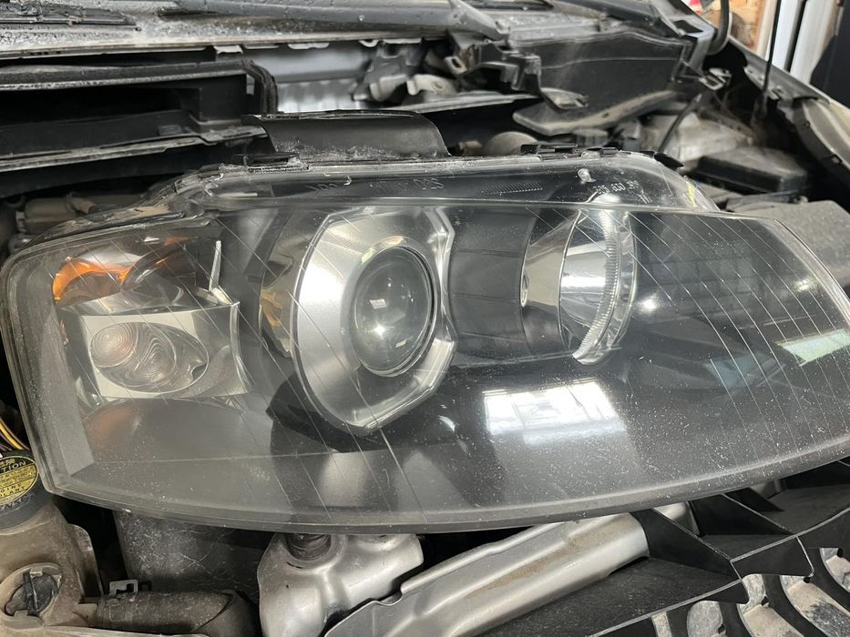 Ляв фар за ауди А3 8п ксенон