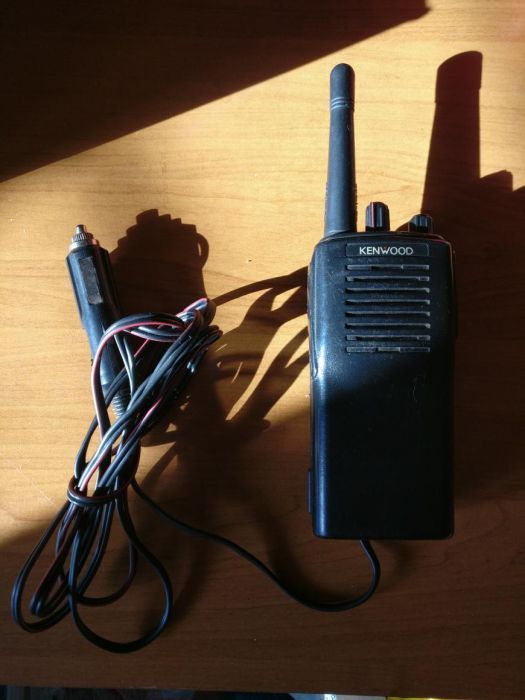 Продам  рацию Kenwood