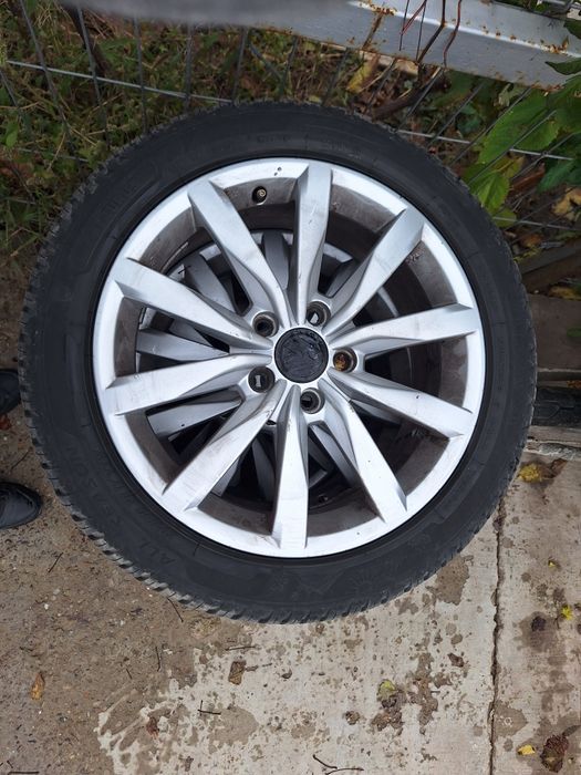 Vând jante cu cauciucuri VW