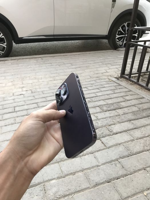 Iphone 14 pro purple