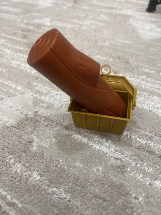 Игрушечный кран