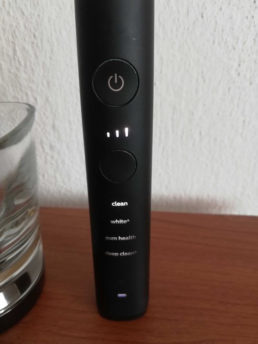 Philips Sonicare HX991 от серията PHILIPS DiamondClean 9000 Smart