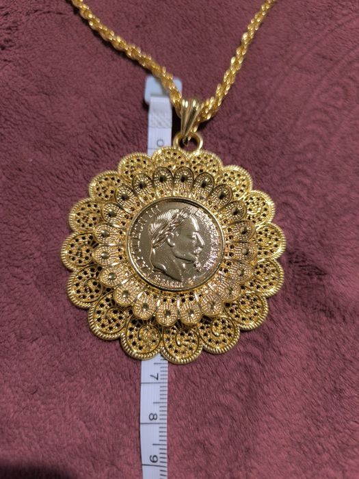 Salbă metal comun culoare aurie