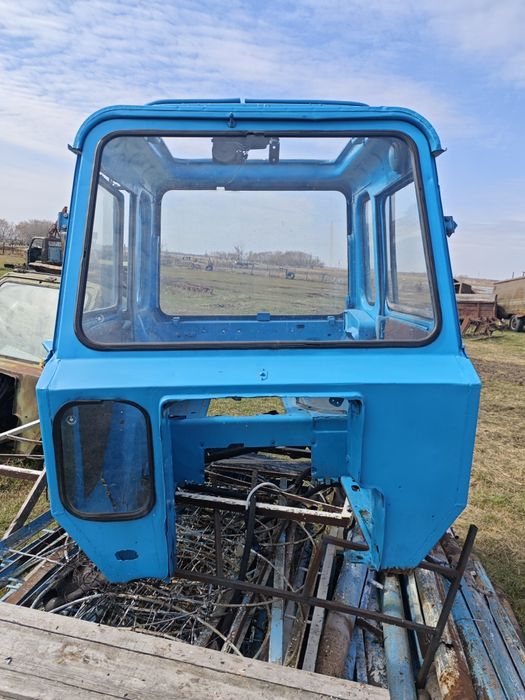 Продам кабину маленькую мтз