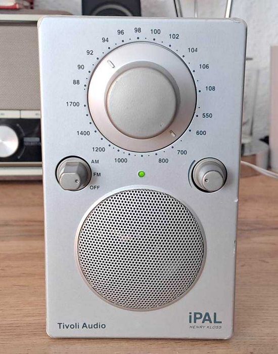 Radio Tivoli Audio iPAL Henry Kloss