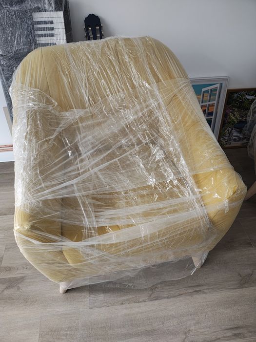 Vând 2 buc fotolii noi