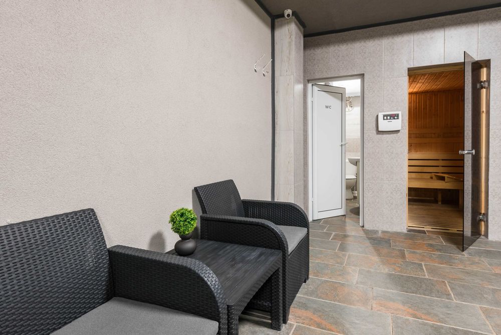 Продава се Хотел в Балчик - 2000 кв.м за 230 €/кв.м - Снимка #8