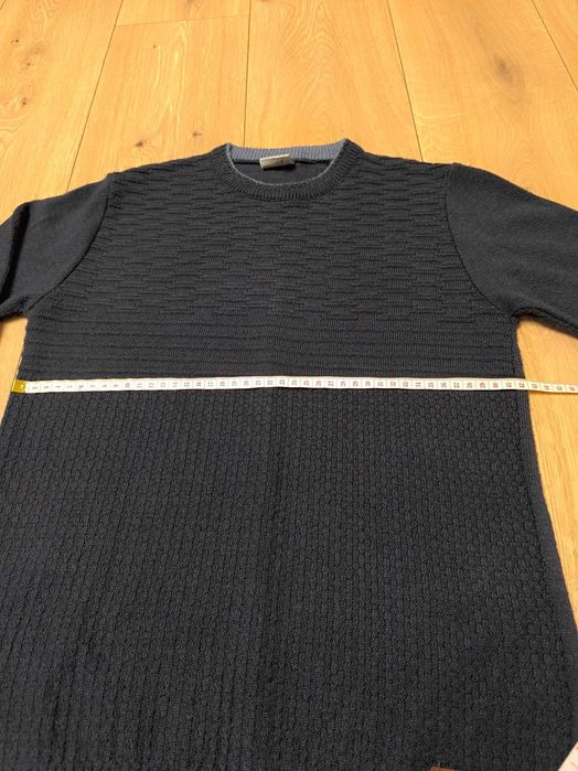 Отличен тъмносин пуловер за момче, размер 152.
