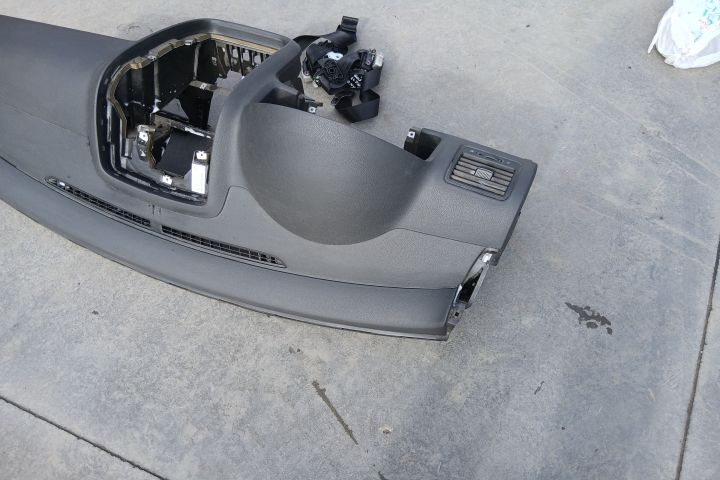 Plansa bord + centuri 1K1857181A 1K4857706AA 1K4857705S 1K1857181A 1K
