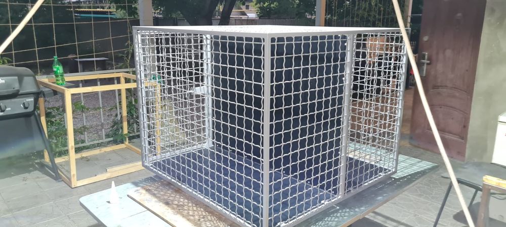 Сетка сложно рифлёная.