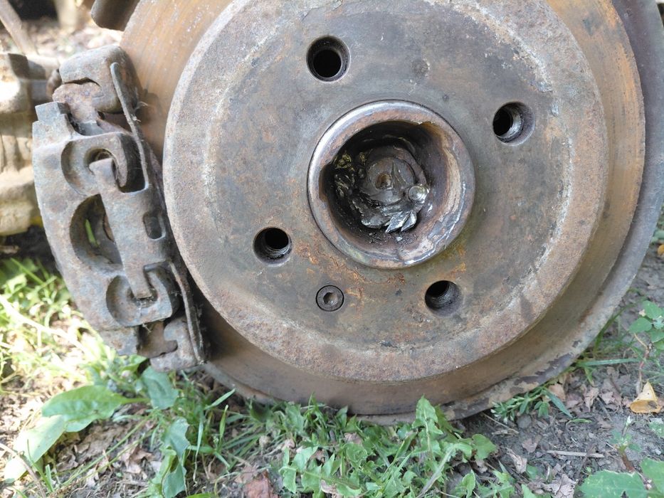 Punte spate cu discuri bmw e30 ursulet