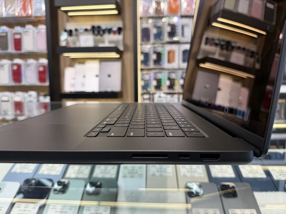 Macbook Pro 16 M3Max/128GB/8TB/SpaceBlack (OpenBox)