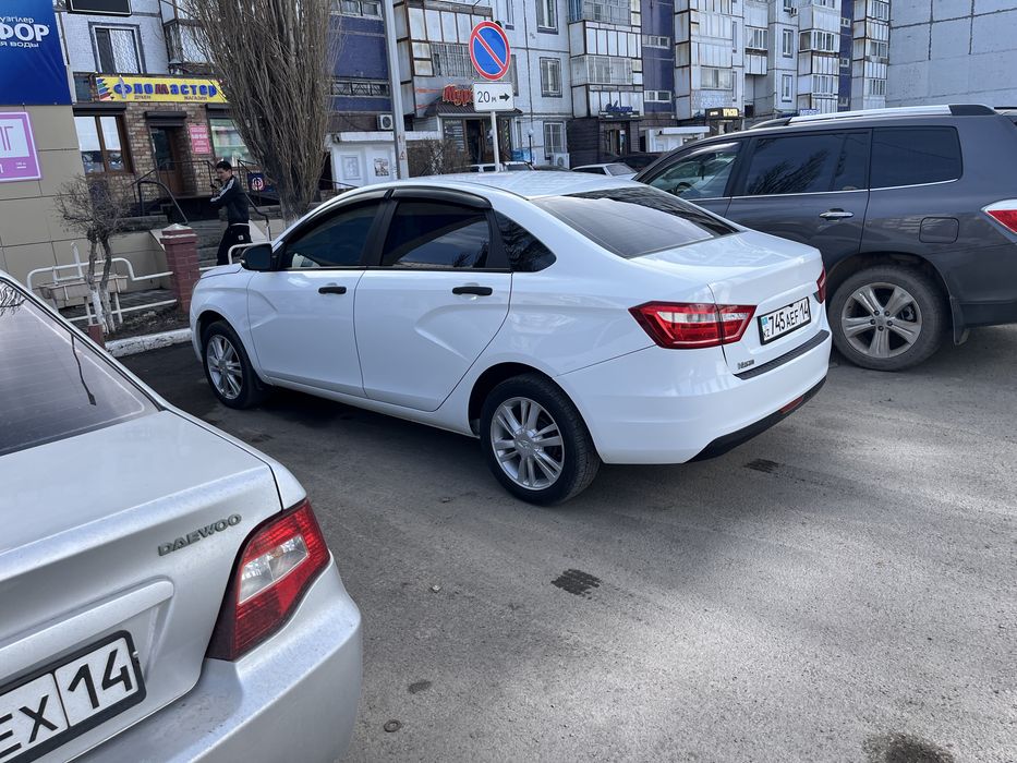 Лада Веста в хорошем состоянии