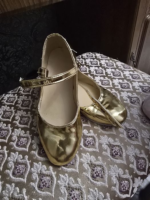 Туфли для танцев.