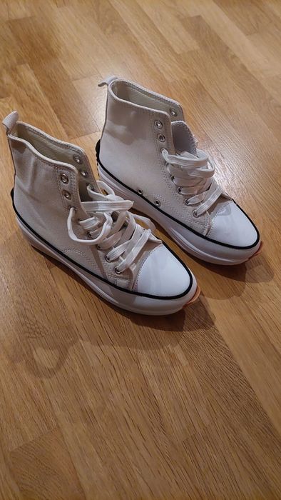 Бели кецове 36 нови