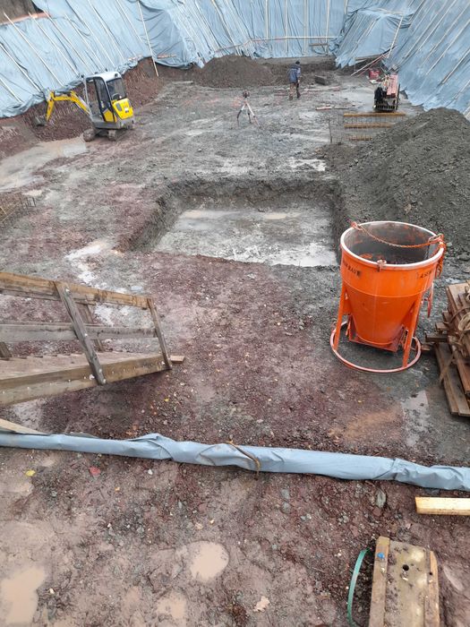 Услуги с Мини Багер 2t и Камион – София,Перник и региона