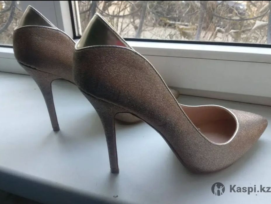 Шикарные туфли, 40 см