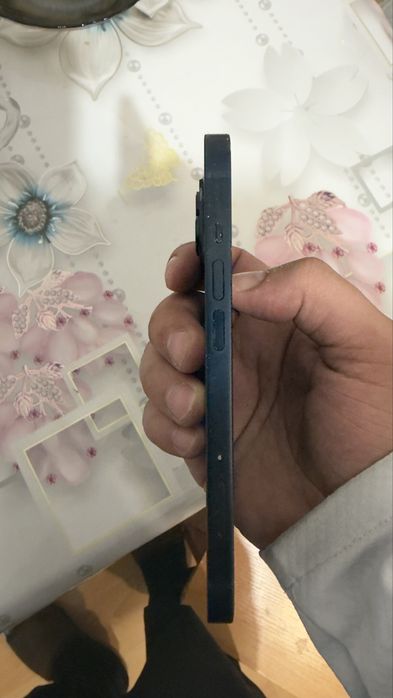 Продам Айфон 14 обычный