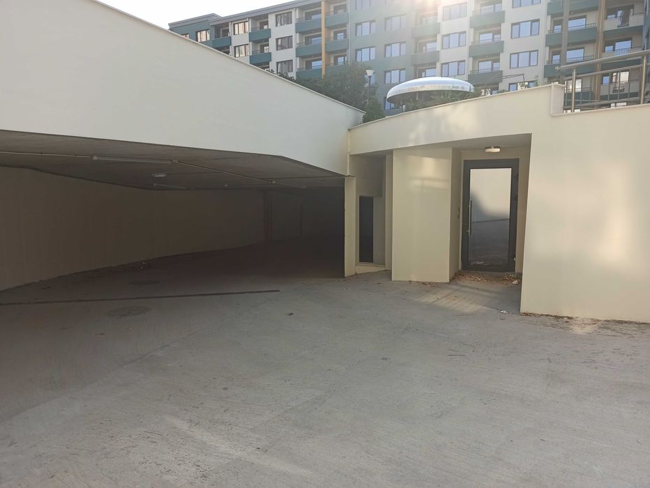 Дава се под наем Гараж / Паркомясто в Варна, Базар Левски - 13 кв.м за 66.3 € - Снимка #3