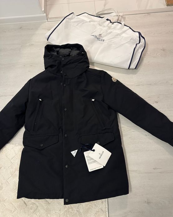 Geaca Moncler fabricata in Romania 2026