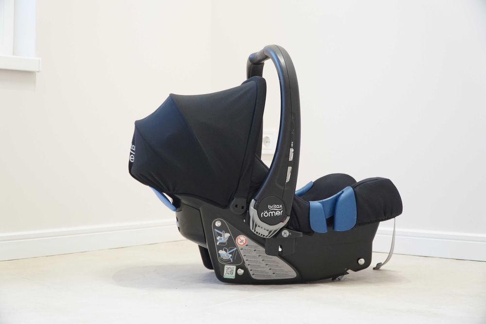 Столче за кола Britax Romer + IsoFix base