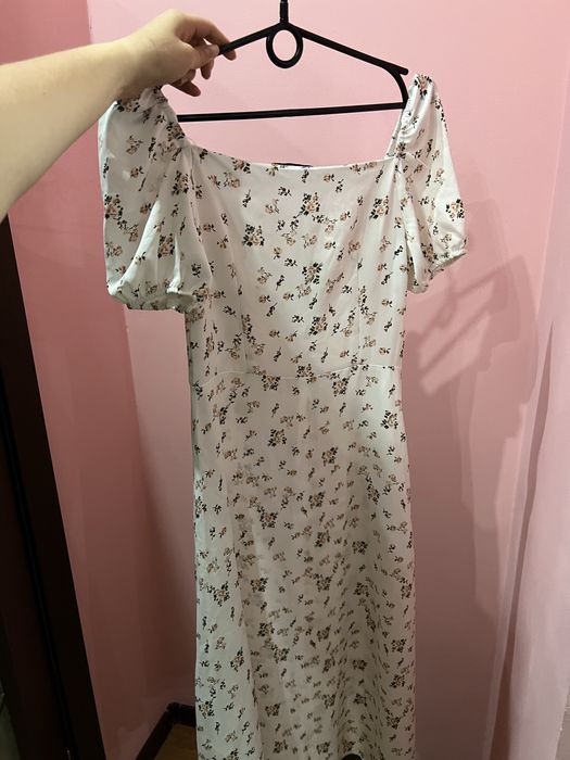 Продам платье в цветочек