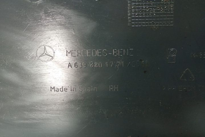 Colt flaps spate dreapta  A6398801771 Mercedes-Benz Vito W639