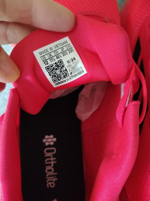 Спортни нови обувки