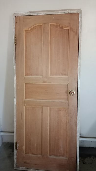 Меж комнатный дверь