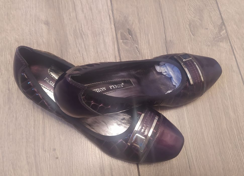 Туфли лакированные на каблуке