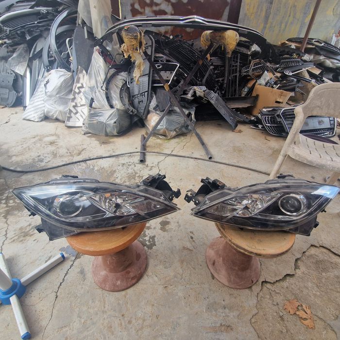 Mazda 6  2009 ляв и десен фар