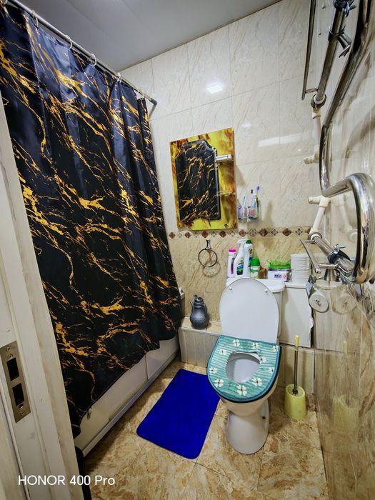 Dom sotiladi 1chi etajda  2xona yevro remont 39kv podvoli bilan