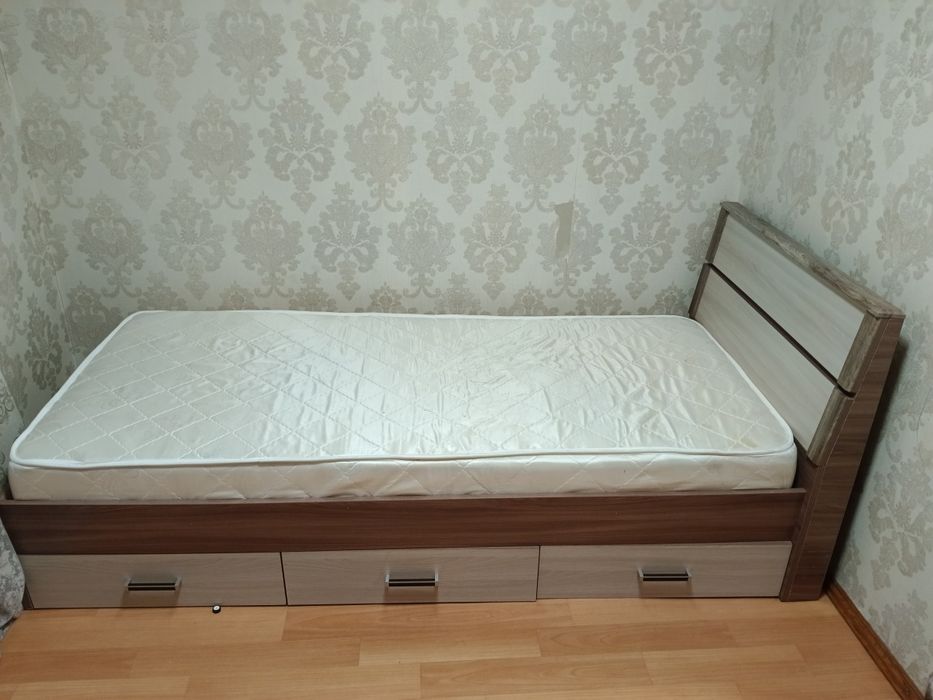 Продам подрастковый гарнитур