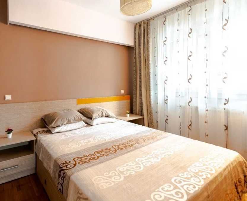 Дава се под наем Тристаен апартамент в Пловдив, Център - 80 кв.м за 244.8 € - Снимка #1