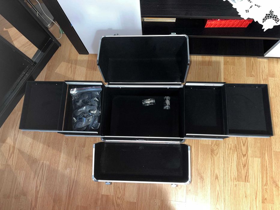 Vand geanta profesionala cosmetice