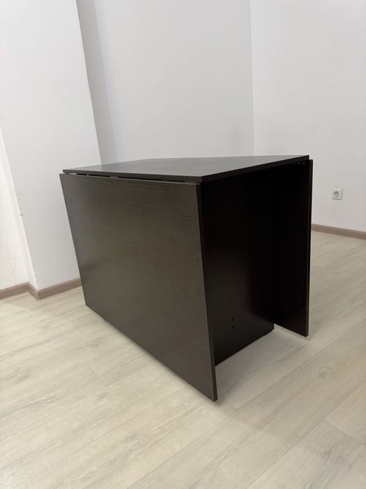 Стол книжка для гостиной