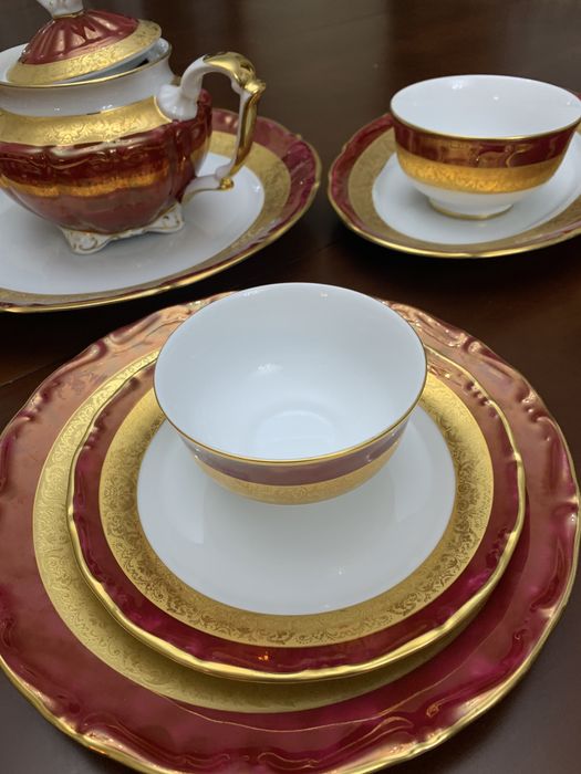 Набор посуды на 24 персон