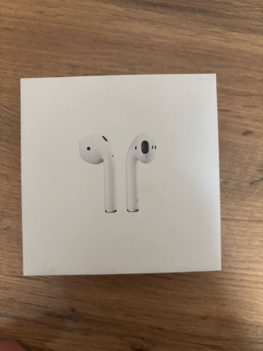 Продам Airpods 2 коробка, зарядка